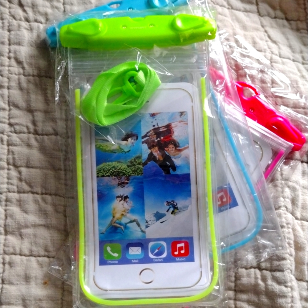 😎 3 Waterproof glow in the dark bags for cellphone 🏄🏼‍♀️